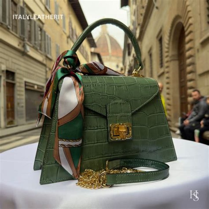 Discover The Elegance Of Eiffel Paris Handbags