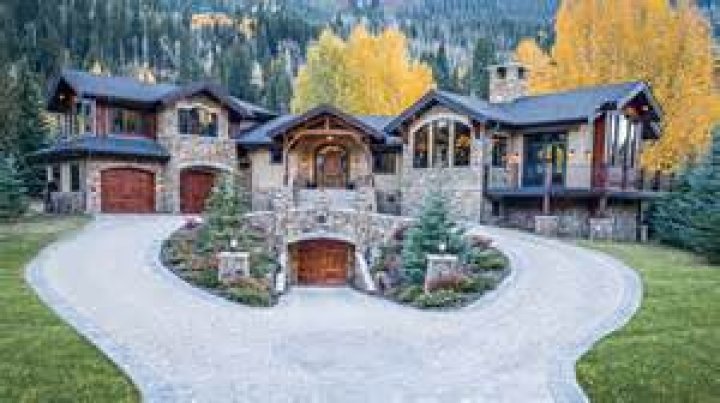 Exploring The Enigmatic Shannen Doherty Residence