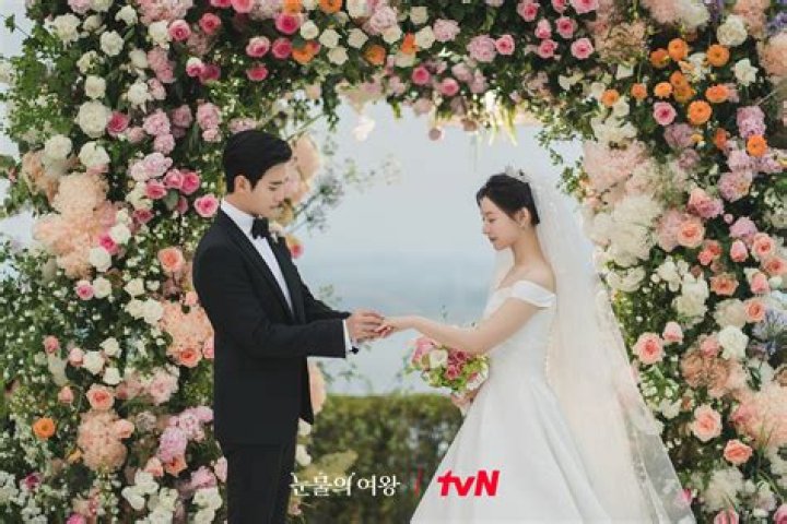 Unraveling The Mystery Of Kim Soo-hyun's Husband: Who Is He?